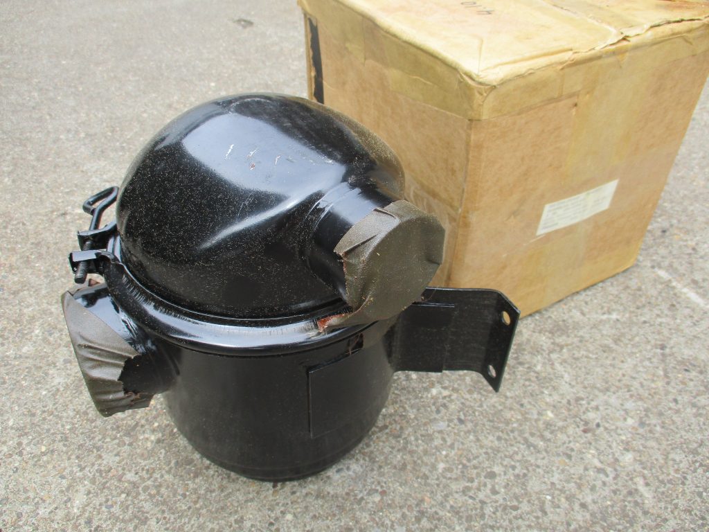 Cleaner, oil Bath air M38A1, NOS Lwdparts